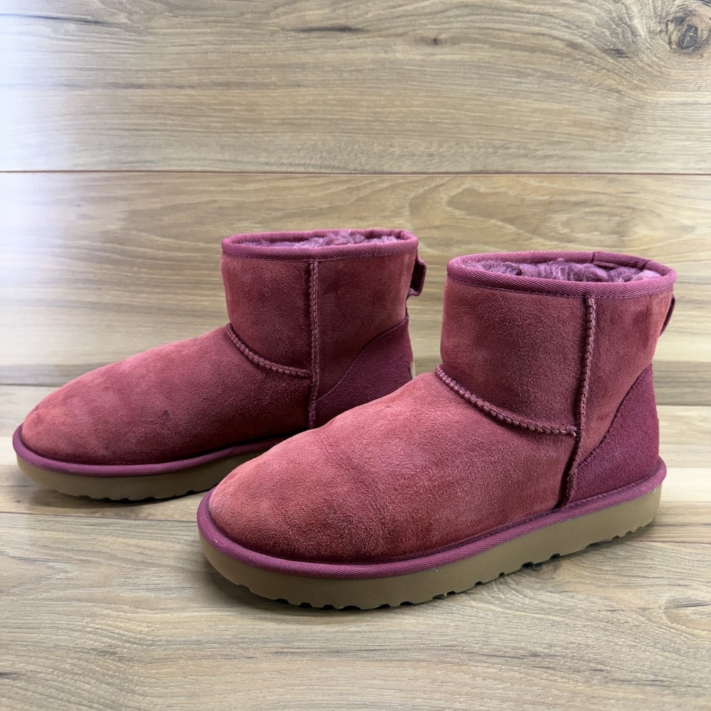UGG Classic Mini Red Boots Womens 10 Suede Sherpa Shearling Fur Cozy Boho